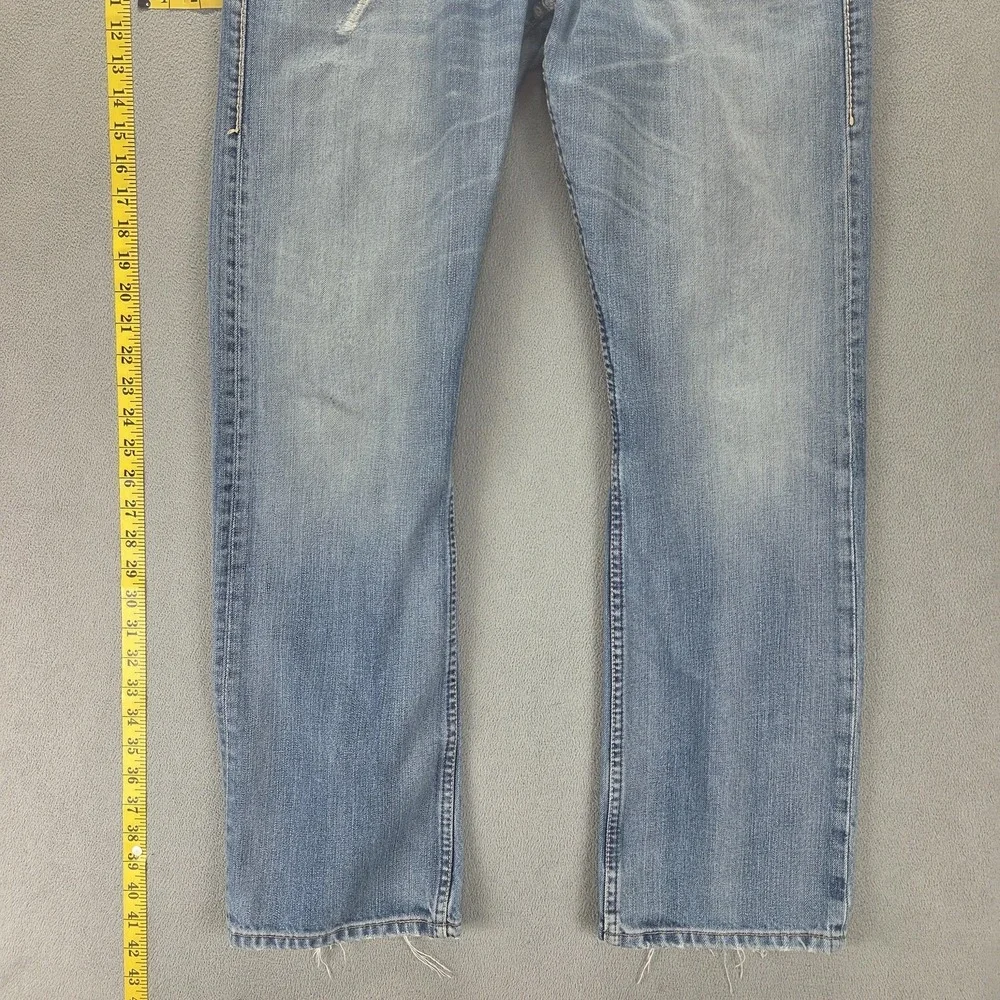 Levis 11899 important